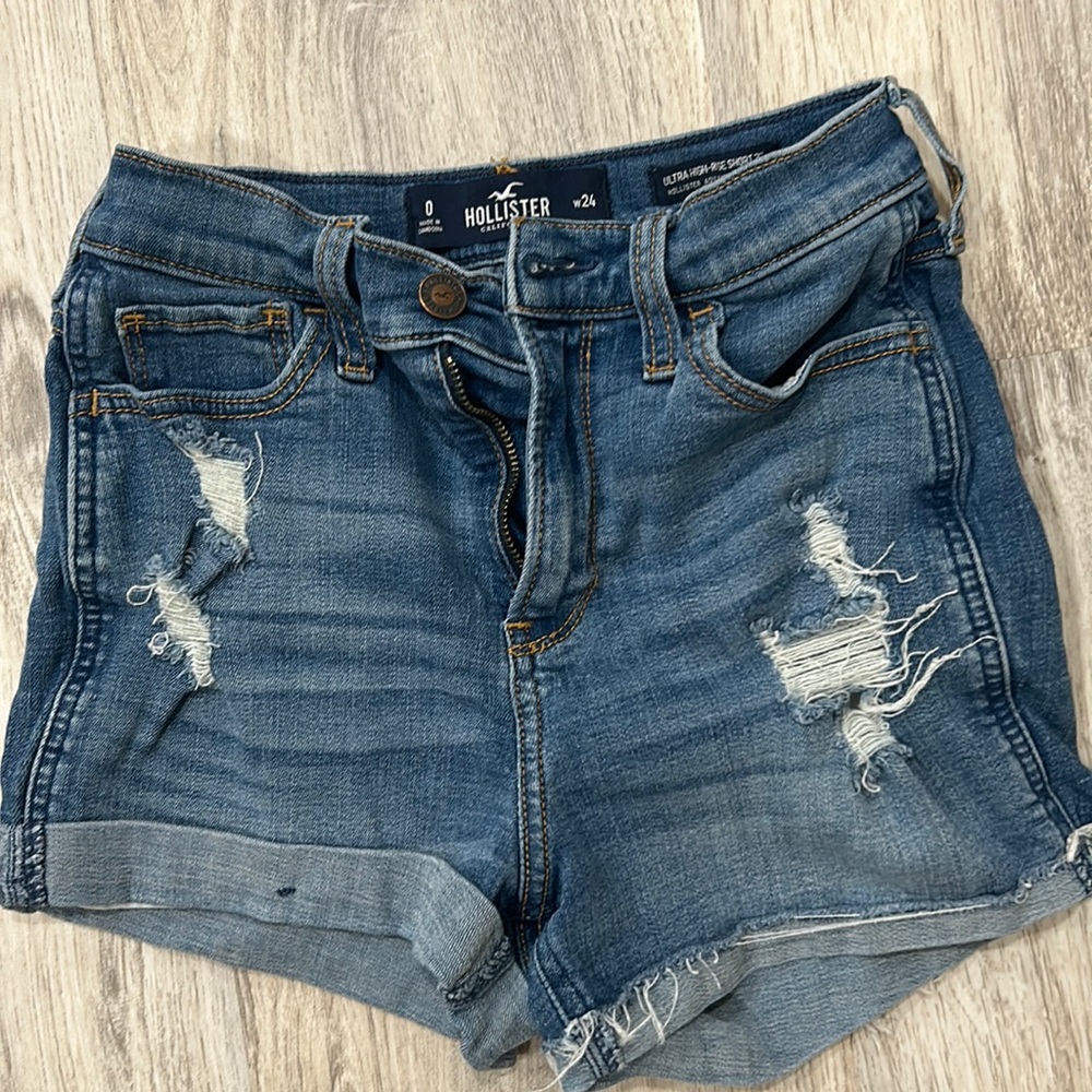 Hollister Ultra High- Rise Shorts 3”